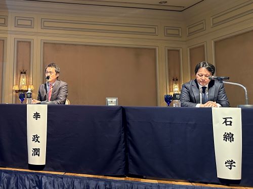 李政潤弁護士と石綿学弁護士の登壇風景